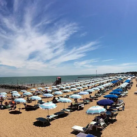 With Private Fenced Garden Lignano Sabbiadoro