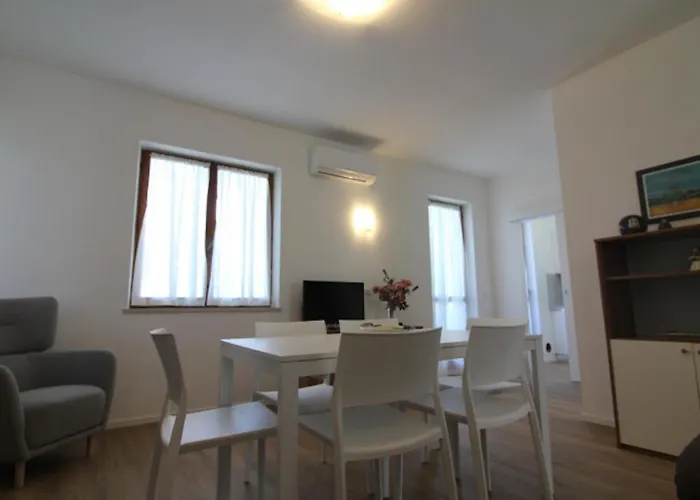 With Private Fenced Garden Линьяно-Саббьядоро