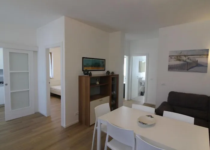 Вилла With Private Fenced Garden Линьяно-Саббьядоро